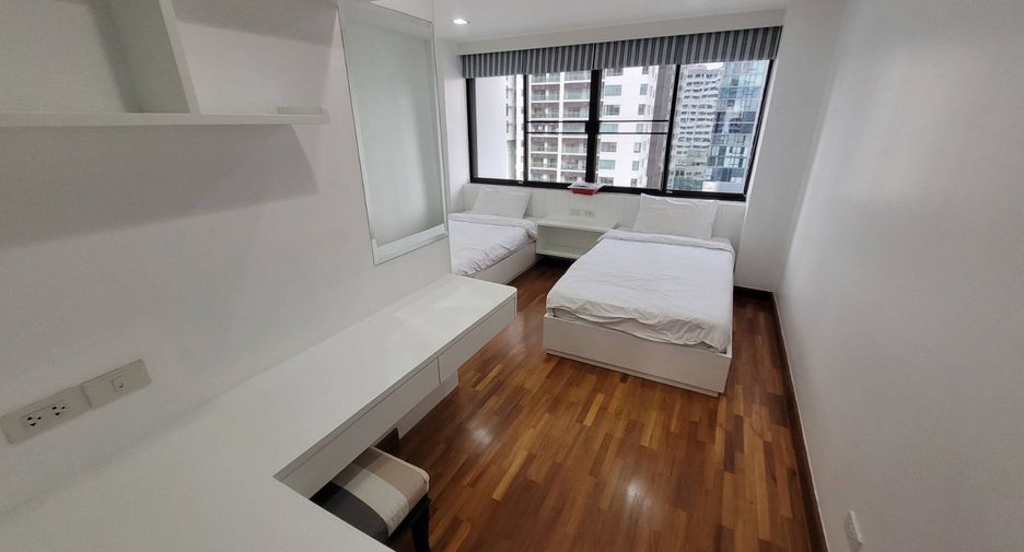 For rent 2 bedrooms condo in Khlong Toei, Bangkok