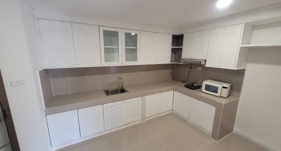 Wohnung zur Miete mit 2 Zimmer in Watthana, Bangkok