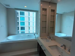 Wohnung zur Miete mit 4 Zimmer in Pathum Wan, Bangkok