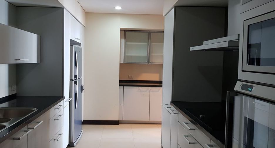 Wohnung zur Miete mit 4 Zimmer in Pathum Wan, Bangkok
