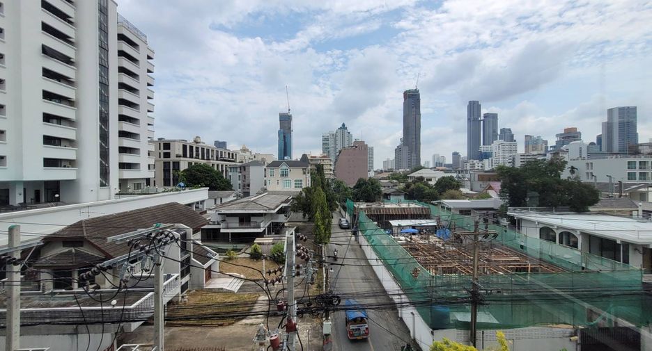 ให้เช่า 3 ห้องนอน คอนโด ใน วัฒนา, กรุงเทพฯ