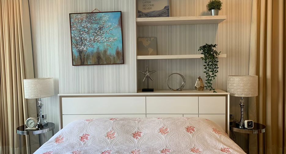 For rent 3 bedrooms condo in Khlong Toei, Bangkok