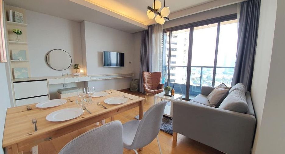 Condo en alquiler y en venta de 2 habitaciones en Khlong Toei, Bangkok