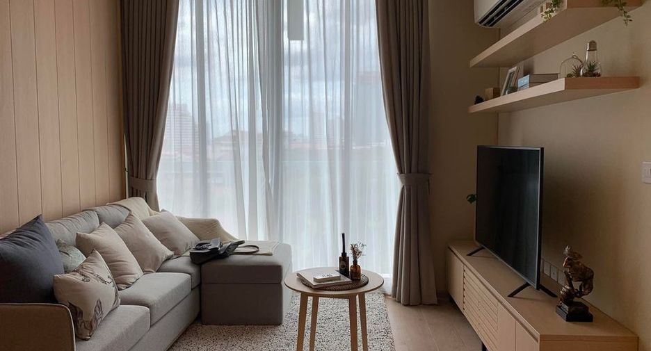 For rent 2 bedrooms condo in Watthana, Bangkok