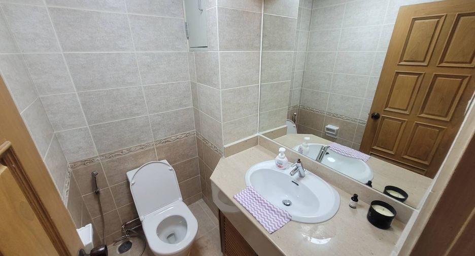 Аренда и продажа 3 спальни кондо в Щаттхана, Бангкок