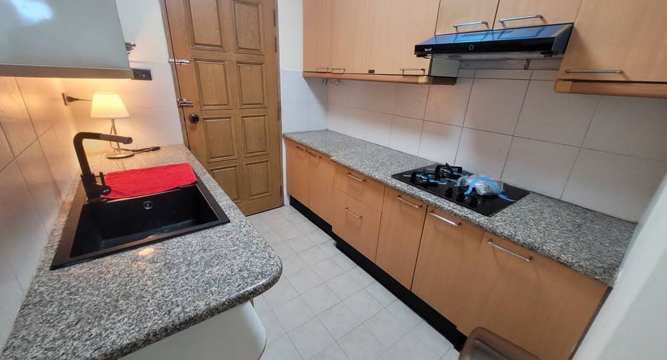 Аренда и продажа 3 спальни кондо в Щаттхана, Бангкок