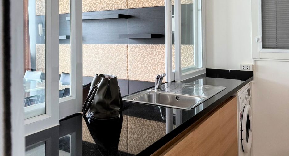 For rent 2 bedrooms condo in Watthana, Bangkok