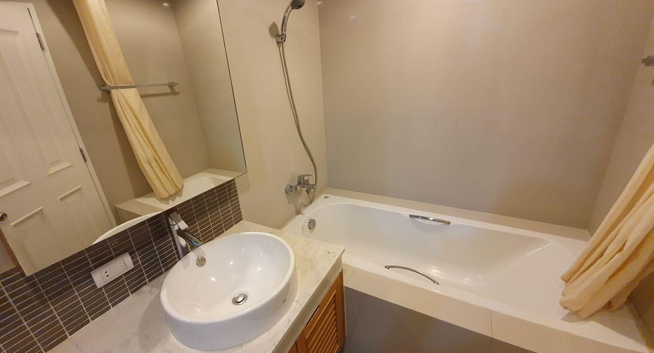 For rent and for sale 2 bedrooms condo in Watthana, Bangkok