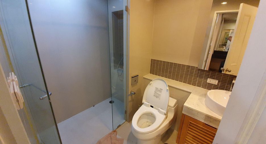 For rent and for sale 2 bedrooms condo in Watthana, Bangkok