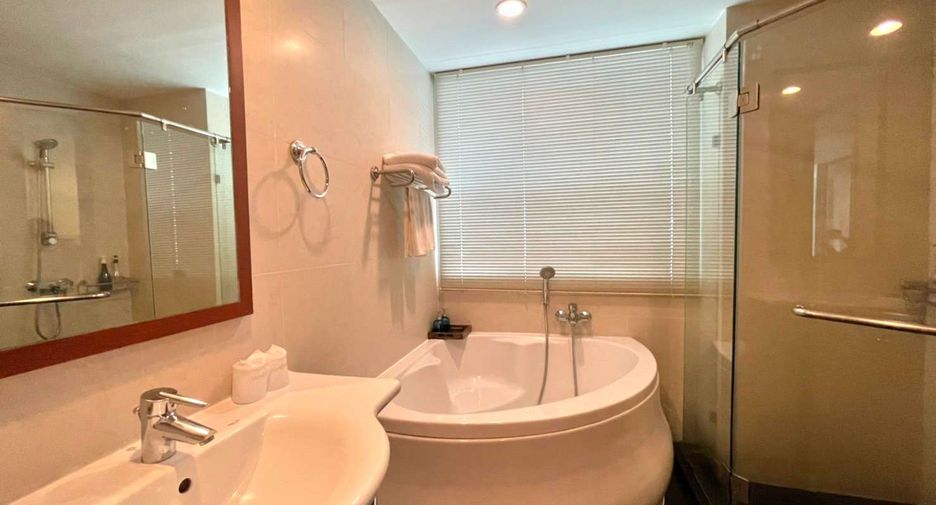 Condo en alquiler de 3 habitaciones en Sathon, Bangkok