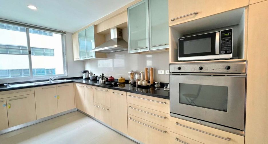 Condo en alquiler de 3 habitaciones en Sathon, Bangkok