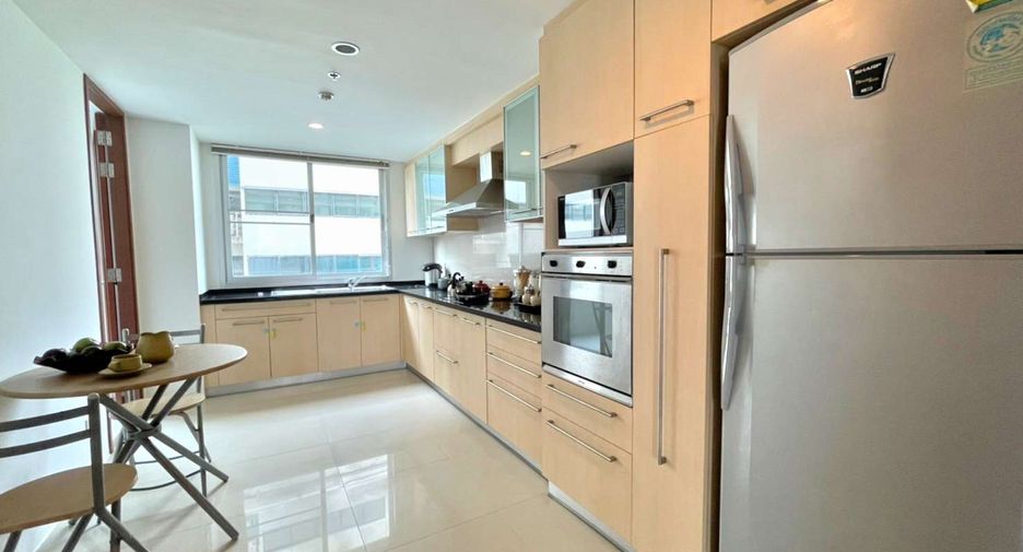 Condo en alquiler de 3 habitaciones en Sathon, Bangkok