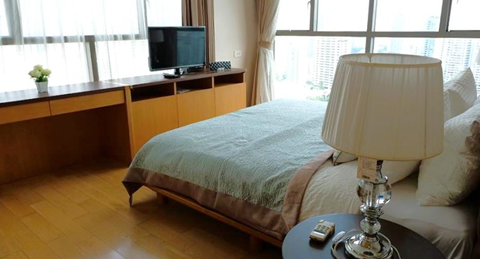 For rent 1 bed condo in Khlong Toei, Bangkok