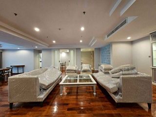 For rent 3 bedrooms condo in Khlong Toei, Bangkok