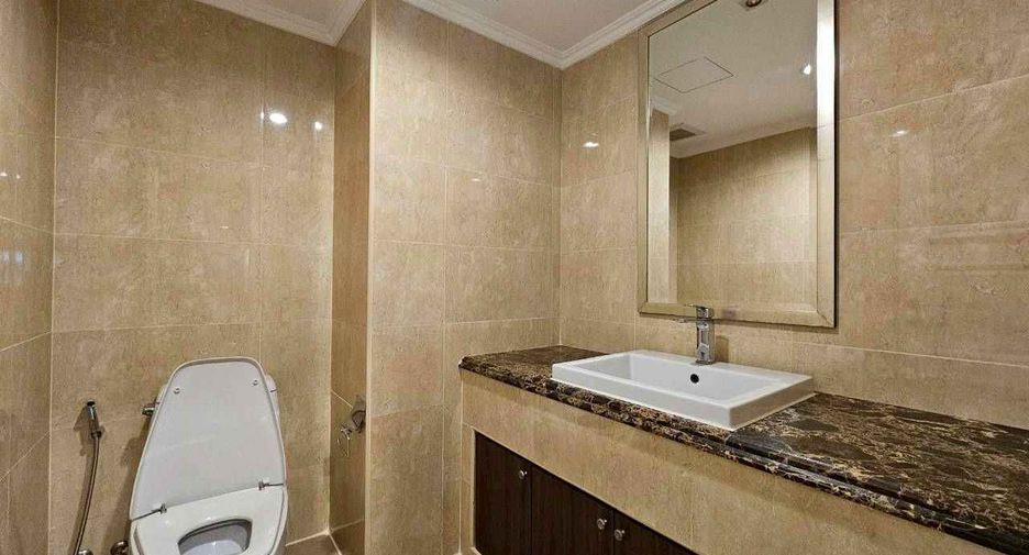 For rent 3 bedrooms condo in Khlong Toei, Bangkok