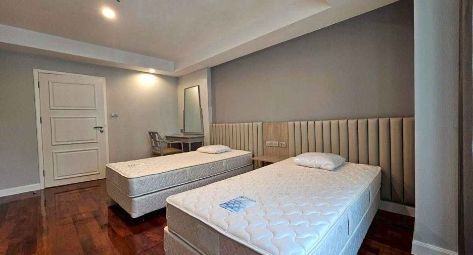 For rent 3 bedrooms condo in Khlong Toei, Bangkok