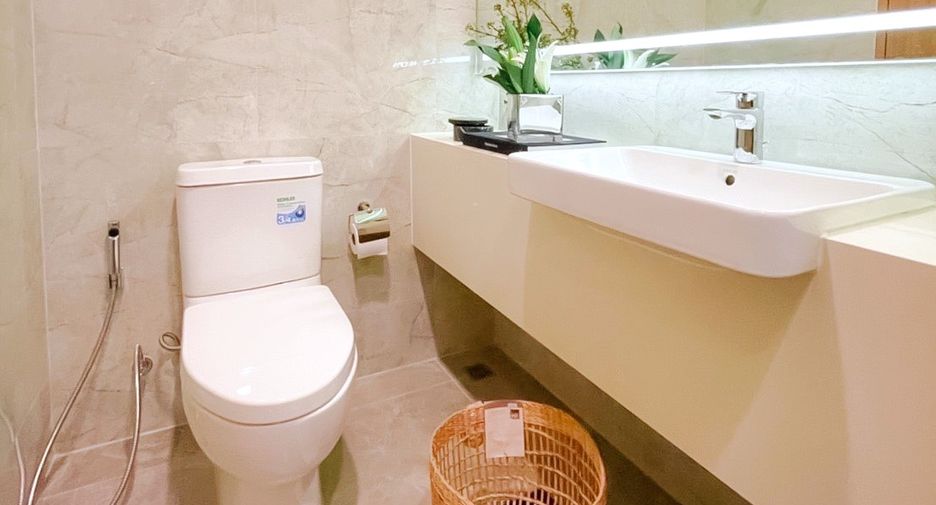 For rent 2 bedrooms condo in Watthana, Bangkok