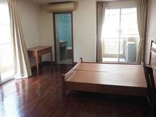 For rent 2 bedrooms condo in Pathum Wan, Bangkok