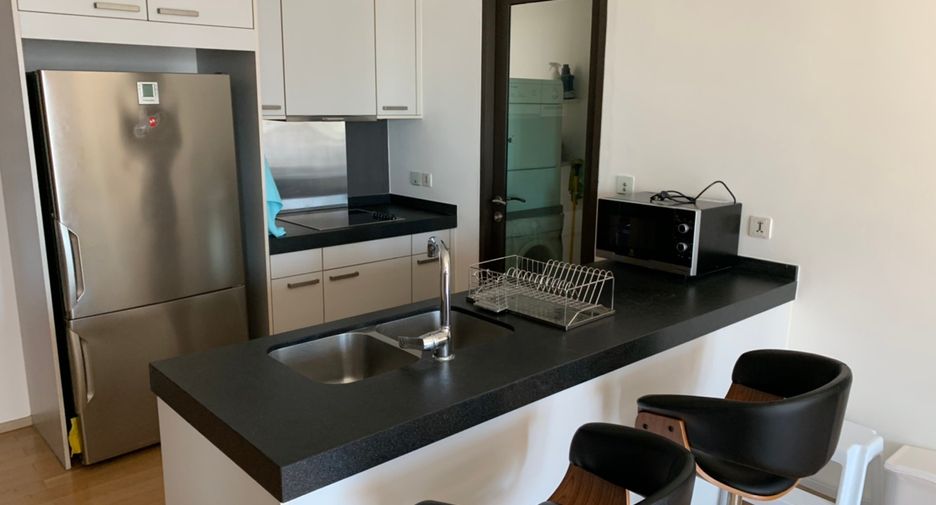 For rent 2 bedrooms condo in Pathum Wan, Bangkok