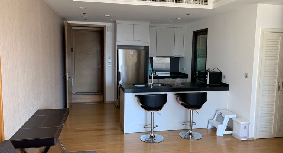 For rent 2 bedrooms condo in Pathum Wan, Bangkok