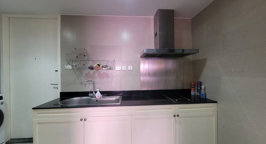 For rent 3 bedrooms condo in Sathon, Bangkok