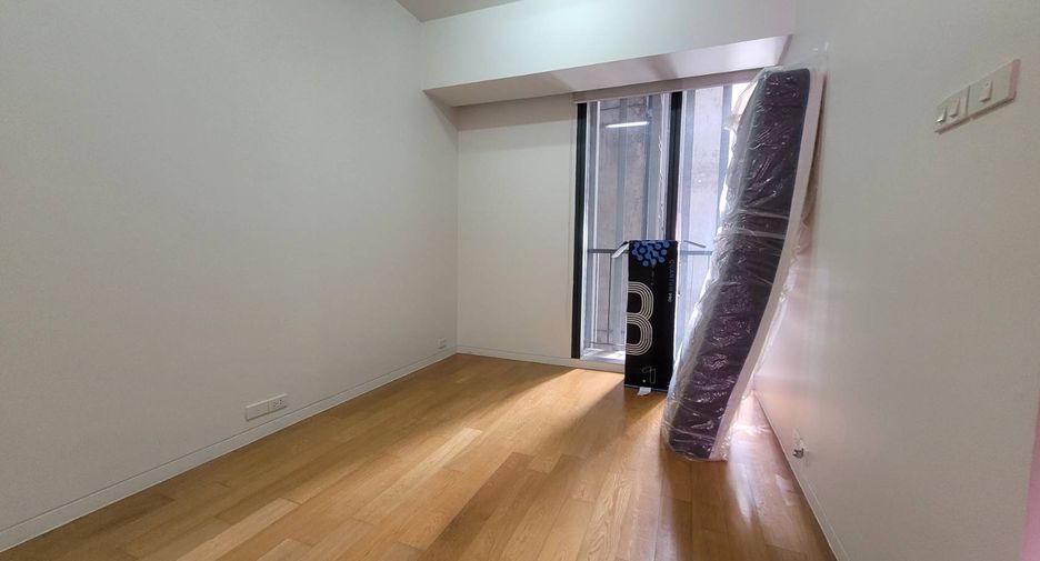 For rent 3 bedrooms condo in Sathon, Bangkok