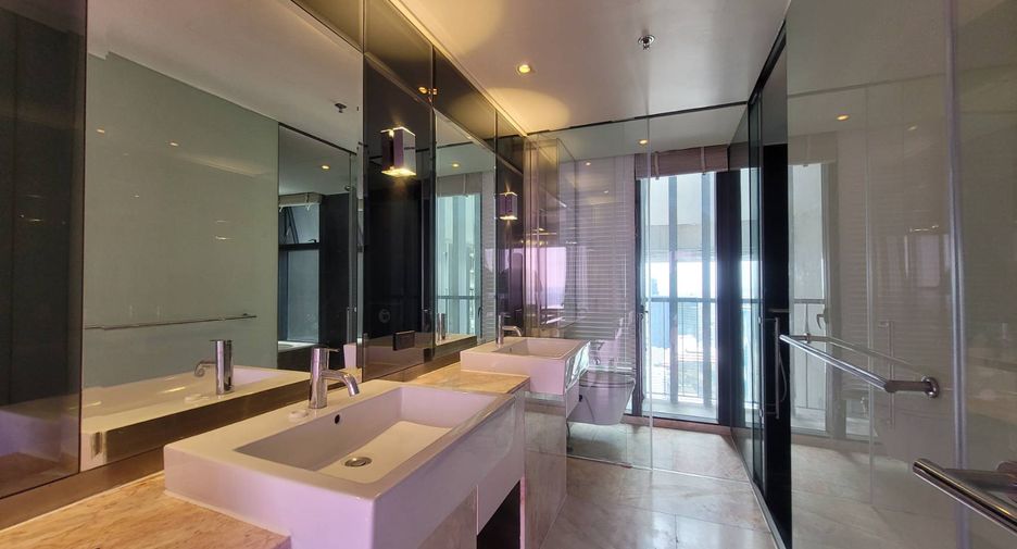 For rent 3 bedrooms condo in Sathon, Bangkok