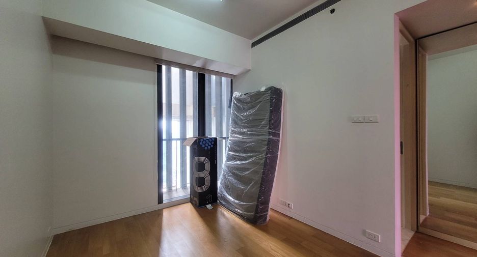 For rent 3 bedrooms condo in Sathon, Bangkok