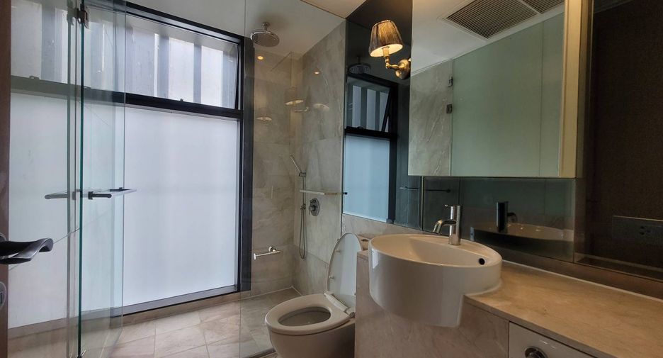 For rent 3 bedrooms condo in Sathon, Bangkok