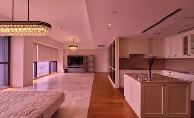 For rent 3 bedrooms condo in Sathon, Bangkok