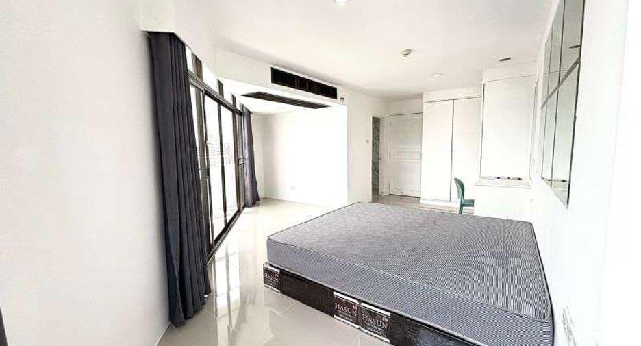 Wohnung zur Miete mit 3 Zimmer in Watthana, Bangkok