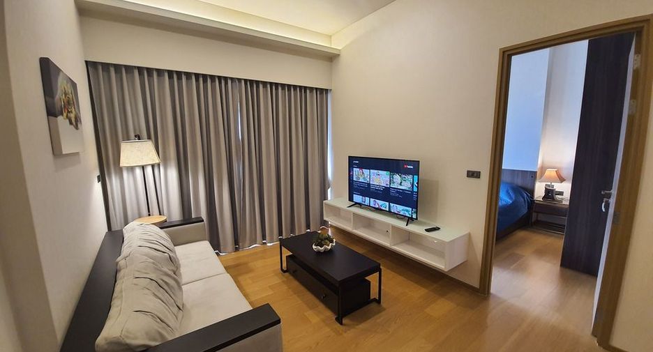 For rent 2 bedrooms condo in Watthana, Bangkok