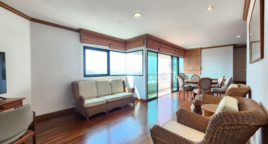 For rent 3 bedrooms condo in Sathon, Bangkok
