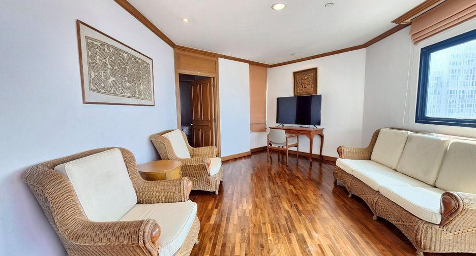 For rent 3 bedrooms condo in Sathon, Bangkok