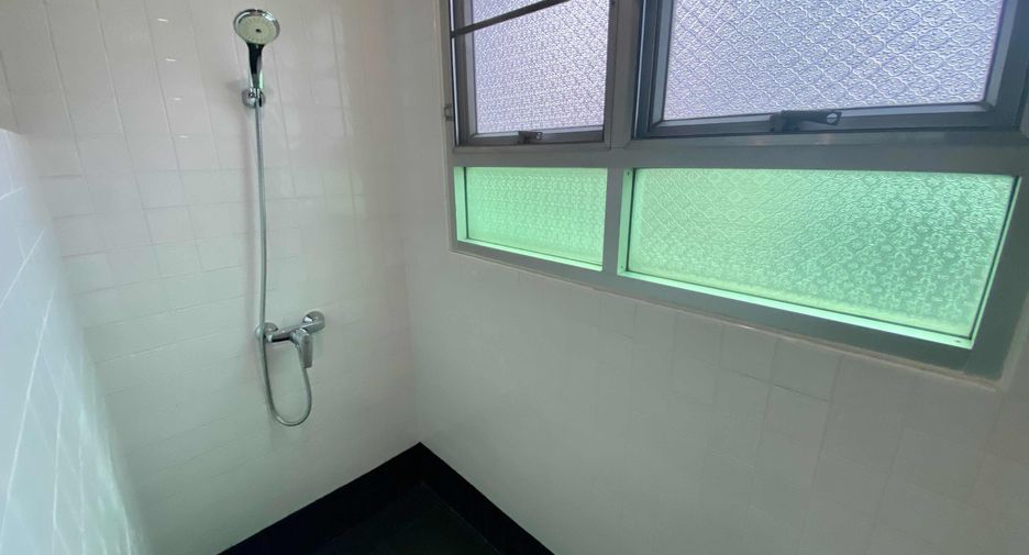 出租 5 卧室 独立屋 在 Khlong Toei, 曼谷