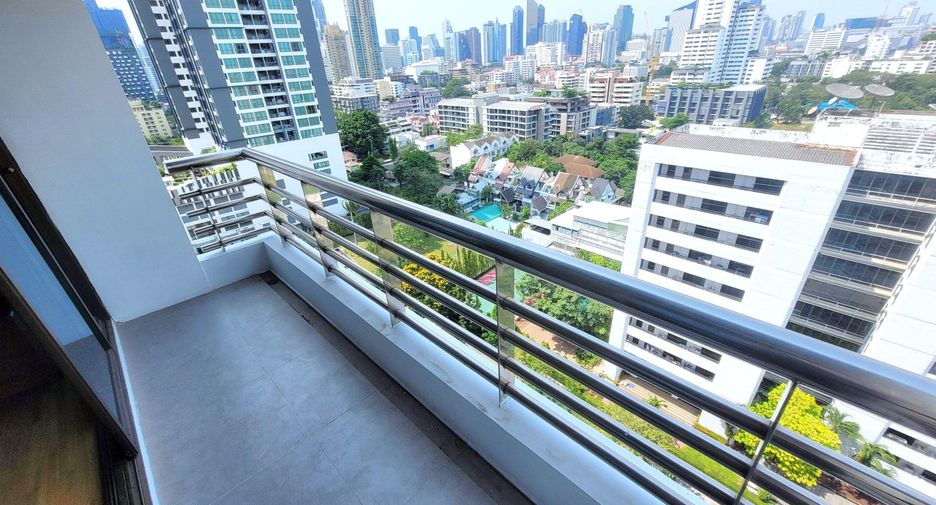 For rent 3 bedrooms condo in Watthana, Bangkok
