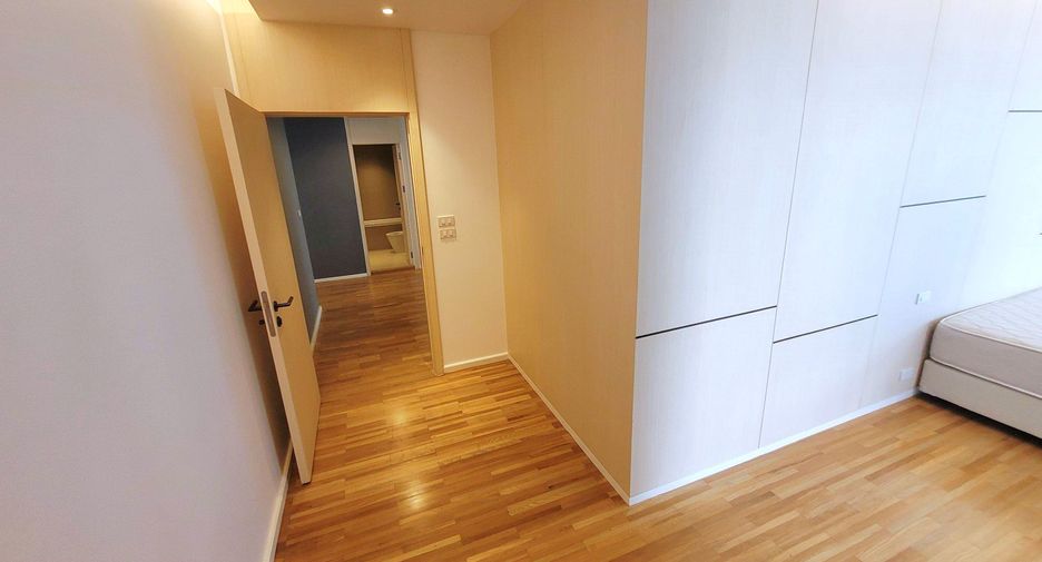For rent 3 bedrooms condo in Watthana, Bangkok