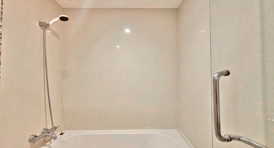For rent 1 bed condo in Pathum Wan, Bangkok
