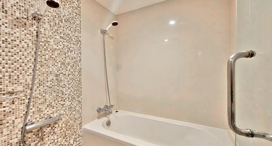 For rent 1 bed condo in Pathum Wan, Bangkok