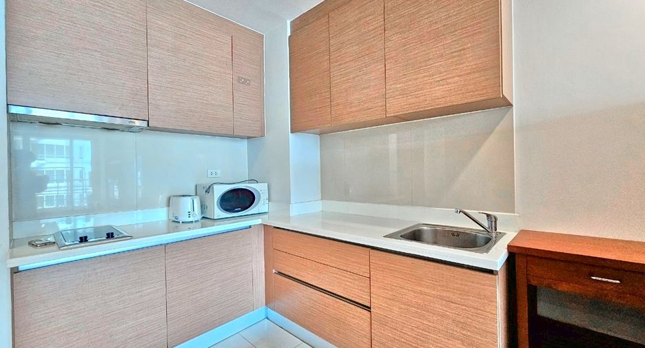 For rent 1 bed condo in Pathum Wan, Bangkok