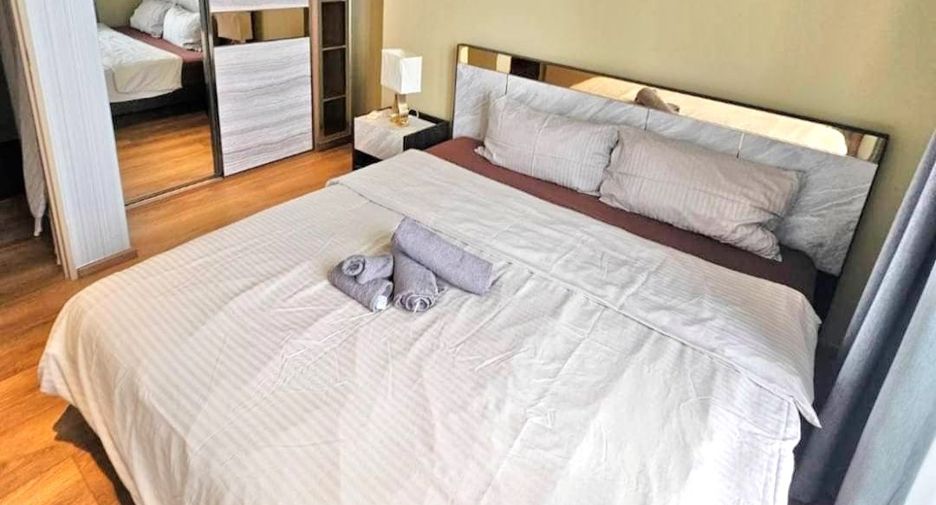 For rent 2 bedrooms condo in Khlong Toei, Bangkok