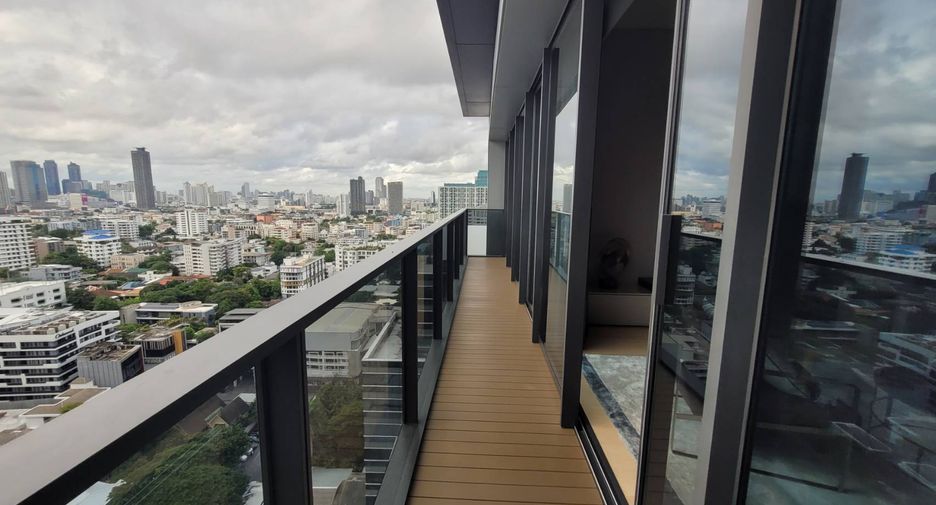 For rent 2 bedrooms condo in Watthana, Bangkok