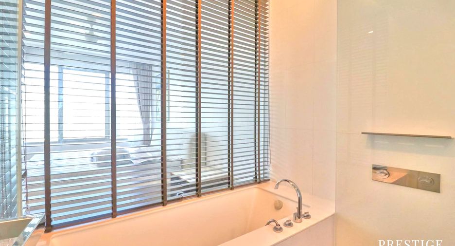 Condo en alquiler de 3 habitaciones en Pathum Wan, Bangkok