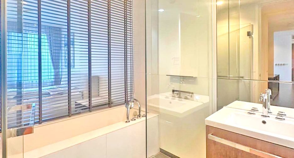 Condo en alquiler de 3 habitaciones en Pathum Wan, Bangkok