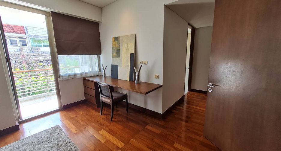 À louer 3 chambres condo à Pathum Wan, Bangkok