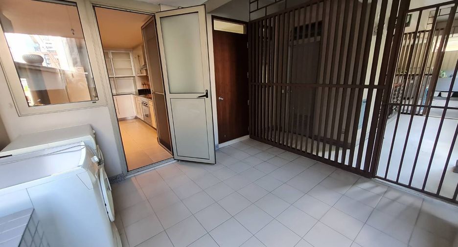 À louer 3 chambres condo à Pathum Wan, Bangkok