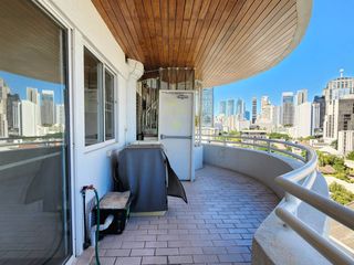 For rent 3 bedrooms condo in Khlong Toei, Bangkok