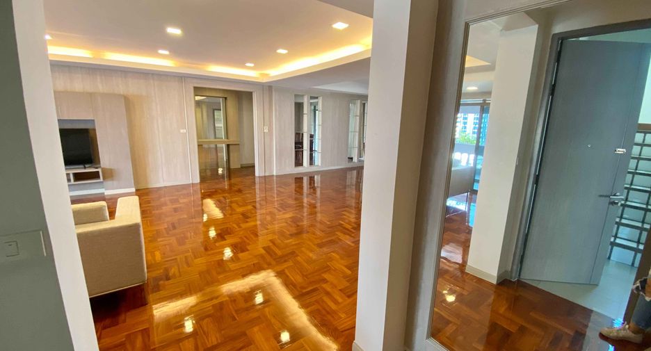 Wohnung zur Miete mit 3 Zimmer in Watthana, Bangkok