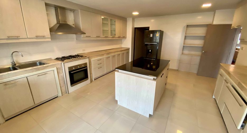 Wohnung zur Miete mit 3 Zimmer in Watthana, Bangkok