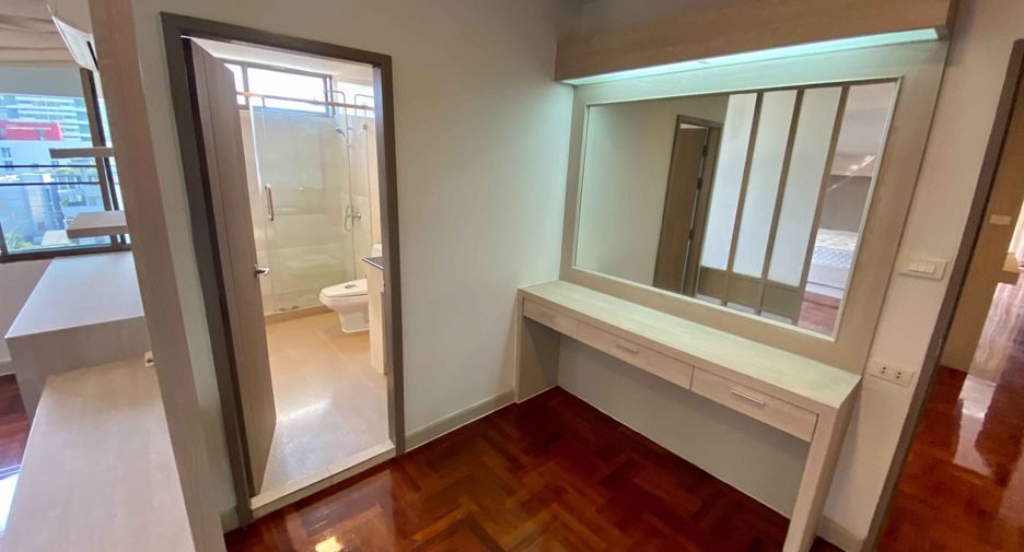 Wohnung zur Miete mit 3 Zimmer in Watthana, Bangkok